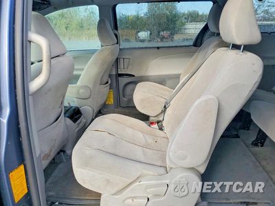 Zdjęcie 11 z 13 samochodu: 2013 TOYOTA SIENNA LE VIN:5TDKK3DC5DS380853 - miniatura