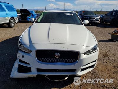 Piąte zdjęcie samochodu w środku: 2017 JAGUAR XE PREMIUM VIN:SAJAD4BG6HA965821 - miniatura