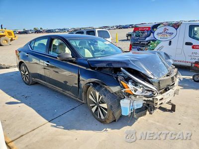 Czwarte zdjęcie samochodu z boku: 2021 NISSAN ALTIMA SV VIN:1N4BL4DVXMN319031 - miniatura