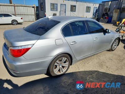 Trzecie zdjęcie samochodu z tyłu: 2010 BMW 528 I VIN:WBANU5C52AC441723 - miniatura