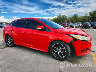 Czwarte zdjęcie samochodu z boku: 2015 FORD FOCUS SE VIN:1FADP3F27FL268631 - miniatura