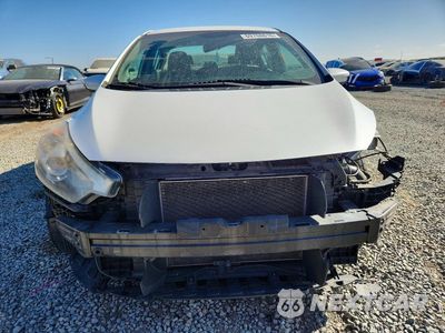 Piąte zdjęcie samochodu w środku: 2014 KIA FORTE LX VIN:KNAFX4A60E5241452 - miniatura