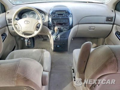 Zdjęcie 8 z 13 samochodu: 2004 TOYOTA SIENNA LE 7 PASSENGER VIN:5TDZA23C84S051707 - miniatura