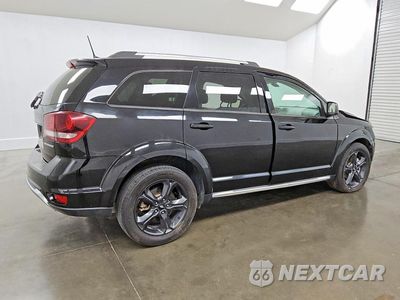 Trzecie zdjęcie samochodu z tyłu: 2019 DODGE JOURNEY CROSSROAD VIN:3C4PDCGB6KT834937 - miniatura