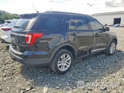 Trzecie zdjęcie samochodu z tyłu: 2018 FORD EXPLORER XLT VIN:1FM5K8D84JGC30045 - miniatura