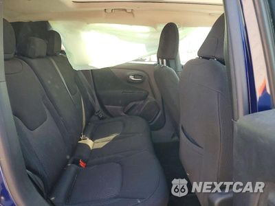 Zdjęcie 11 z 13 samochodu: 2021 JEEP RENEGADE LATITUDE VIN:ZACNJCBB6MPM41129 - miniatura