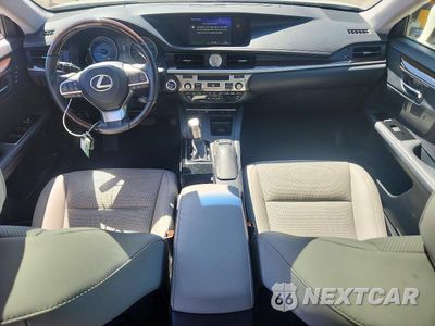 Zdjęcie 8 z 12 samochodu: 2017 LEXUS ES 300H VIN:JTHBW1GG4H2137165 - miniatura