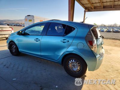 Drugie zdjęcie samochodu z przodu: 2013 TOYOTA PRIUS C THREE VIN:JTDKDTB35D1042525 - miniatura