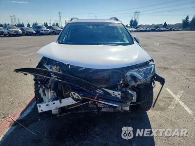 Piąte zdjęcie samochodu w środku: 2017 TOYOTA RAV4 XLE VIN:2T3RFREVXHW587698 - miniatura