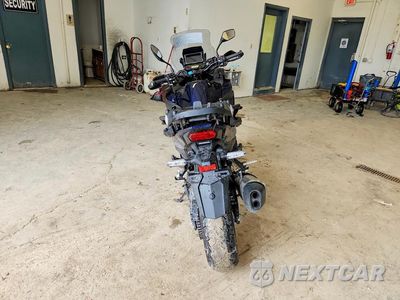 Czwarte zdjęcie samochodu z boku: 2025 HONDA NT1100 D VIN:JH2SC9048SK001015 - miniatura
