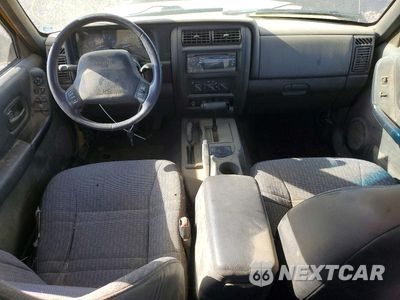 Zdjęcie 8 z 13 samochodu: 2001 JEEP CHEROKEE SPORT VIN:1J4FF48S91L584088 - miniatura