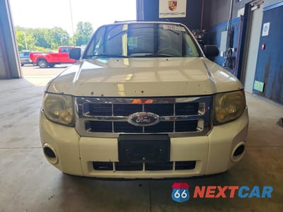 Piąte zdjęcie samochodu w środku: 2008 FORD ESCAPE XLS VIN:1FMCU92Z18KB15946 - miniatura