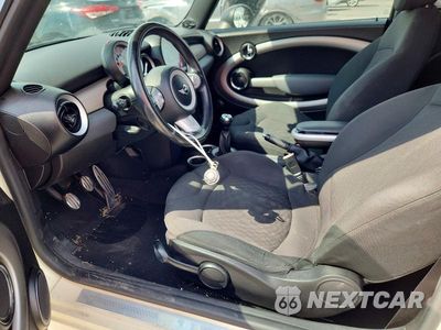 Zdjęcie 7 z 12 samochodu: 2010 MINI COOPER S VIN:WMWMF7C53ATX43667 - miniatura