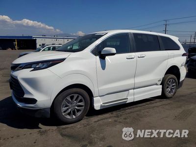 2022 TOYOTA SIENNA LE 5TDKSKFC5NS071067 - główne zdjęcie licytacji z USA - miniatura