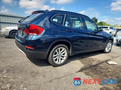 Trzecie zdjęcie samochodu z tyłu: 2015 BMW X1 XDRIVE28I VIN:WBAVL1C57FVY30123 - miniatura