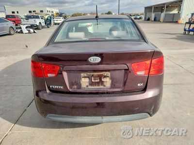 Zdjęcie 6 z 12 samochodu: 2010 KIA FORTE EX VIN:KNAFU4A2XA5849169 - miniatura