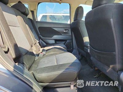 Zdjęcie 11 z 13 samochodu: 2018 MITSUBISHI OUTLANDER SE VIN:JA4AD3A37JJ003941 - miniatura