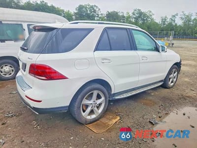 Trzecie zdjęcie samochodu z tyłu: 2017 MERCEDES-BENZ GLE 350 4MATIC VIN:4JGDA5HB5HA893463 - miniatura