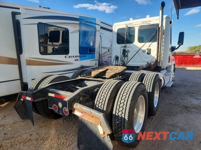 Trzecie zdjęcie samochodu z tyłu: 2011 FREIGHTLINER CASCADIA SEMI TRUCK VIN:1FUJGEDVXBSAY2809 - miniatura