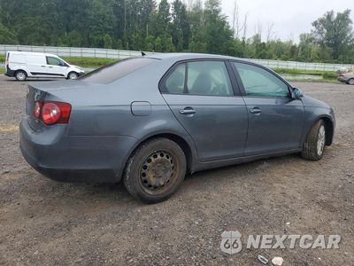 Trzecie zdjęcie samochodu z tyłu: 2010 VOLKSWAGEN JETTA S VIN:3VWJZ7AJ1AM003561 - miniatura