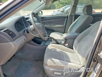 Zdjęcie 7 z 12 samochodu: 2004 TOYOTA CAMRY LE VIN:4T1BE32K04U892724 - miniatura