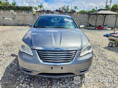 Piąte zdjęcie samochodu w środku: 2012 CHRYSLER 200 LX VIN:1C3CCBAB1CN295945 - miniatura