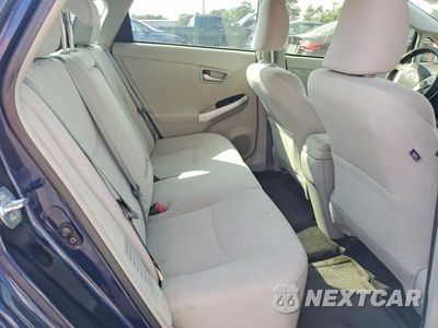 Zdjęcie 10 z 12 samochodu: 2014 TOYOTA PRIUS THREE VIN:JTDKN3DU8E1811958 - miniatura