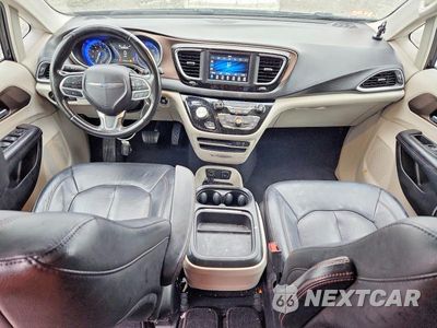 Zdjęcie 8 z 14 samochodu: 2019 CHRYSLER PACIFICA TOURING L VIN:2C4RC1BG0KR540097 - miniatura