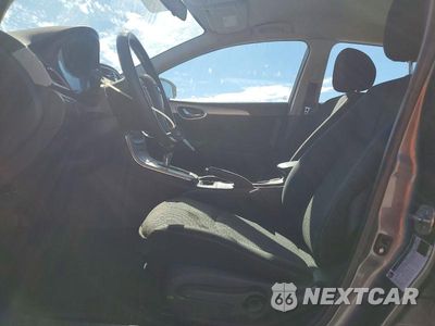 Zdjęcie 7 z 12 samochodu: 2015 NISSAN SENTRA S VIN:3N1AB7AP5FY289641 - miniatura