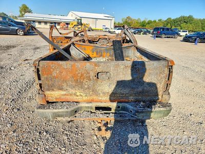 Zdjęcie 6 z 11 samochodu: 2001 CHEVROLET SILVERADO K1500 VIN:1GCEK19TX1E105989 - miniatura