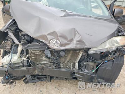 Zdjęcie 12 z 14 samochodu: 2012 TOYOTA SIENNA LE VIN:5TDKK3DC0CS184589 - miniatura