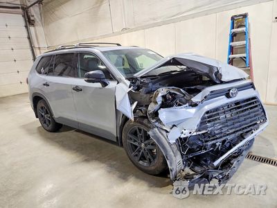 Czwarte zdjęcie samochodu z boku: 2026 TOYOTA GRAND HIGHLANDER HYBRID NIGHTSHADE VIN:5TDACAB5XTS085988 - miniatura