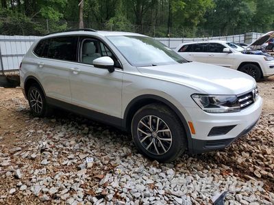 Czwarte zdjęcie samochodu z boku: 2020 VOLKSWAGEN TIGUAN SE VIN:3VV3B7AX3LM006910 - miniatura