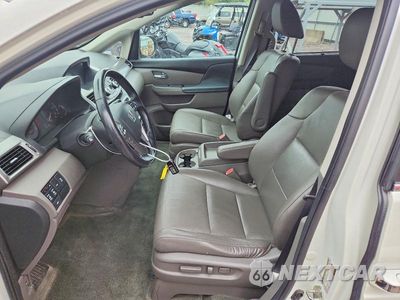 Zdjęcie 7 z 14 samochodu: 2016 HONDA ODYSSEY EXL VIN:5FNRL5H69GB101392 - miniatura