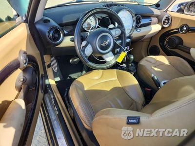 Zdjęcie 8 z 12 samochodu: 2008 MINI COOPER S VIN:WMWMF73598TV38705 - miniatura