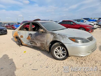 Czwarte zdjęcie samochodu z boku: 2004 TOYOTA CAMRY LE V6 VIN:4T1BF32K64U068210 - miniatura