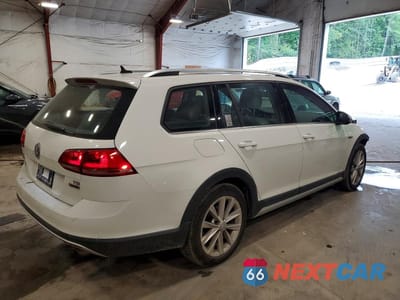 Trzecie zdjęcie samochodu z tyłu: 2017 VOLKSWAGEN GOLF ALLTRACK S VIN:3VWH17AU9HM519015 - miniatura