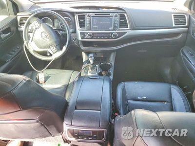 Zdjęcie 8 z 13 samochodu: 2016 TOYOTA HIGHLANDER XLE VIN:5TDJKRFH6GS332953 - miniatura