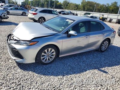 2018 TOYOTA CAMRY LE 4T1B11HKXJU592532 - główne zdjęcie licytacji z USA - miniatura