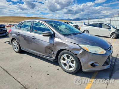 Czwarte zdjęcie samochodu z boku: 2014 FORD FOCUS SE VIN:1FADP3F29EL281508 - miniatura