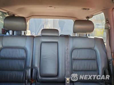 Zdjęcie 10 z 12 samochodu: 2004 LEXUS LX 470 VIN:JTJHT00W143542093 - miniatura