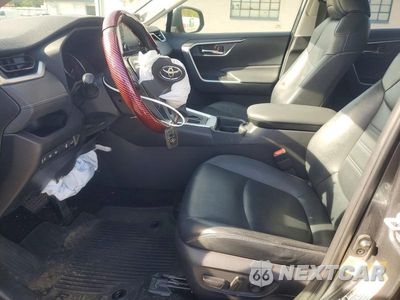 Zdjęcie 7 z 13 samochodu: 2021 TOYOTA RAV4 XLE PREMIUM VIN:JTMA1RFV9MD082981 - miniatura