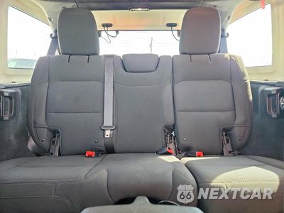 Zdjęcie 10 z 13 samochodu: 2018 JEEP WRANGLER UNLIMITED SAHARA VIN:1C4HJXEN4JW245928 - miniatura