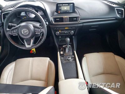 Zdjęcie 8 z 13 samochodu: 2017 MAZDA 3 GRAND TOURING VIN:3MZBN1M35HM128518 - miniatura