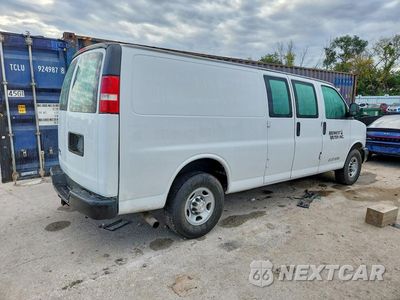 Trzecie zdjęcie samochodu z tyłu: 2015 CHEVROLET EXPRESS 3500 CARGO DELIVERY VAN VIN:1GCZGUCG7F1109190 - miniatura