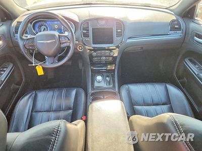Zdjęcie 8 z 13 samochodu: 2021 CHRYSLER 300 S VIN:2C3CCABG5MH525761 - miniatura