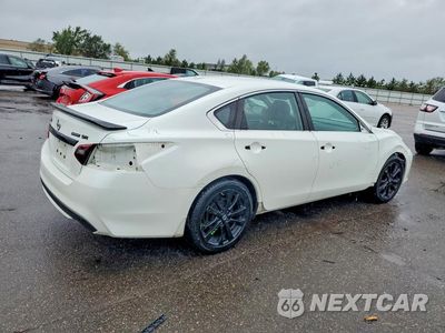Trzecie zdjęcie samochodu z tyłu: 2018 NISSAN ALTIMA 2.5 SR VIN:1N4AL3AP0JC278394 - miniatura