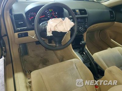 Zdjęcie 8 z 12 samochodu: 2005 HONDA ACCORD SE VIN:1HGCM82465A015671 - miniatura