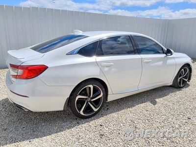 Trzecie zdjęcie samochodu z tyłu: 2018 HONDA ACCORD SPORT VIN:1HGCV1F38JA234051 - miniatura