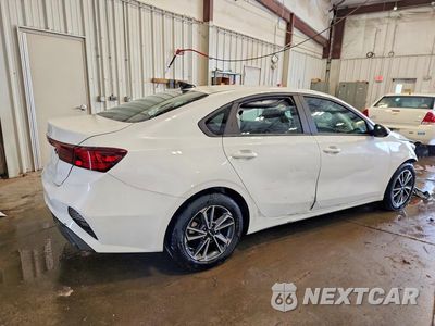 Trzecie zdjęcie samochodu z tyłu: 2022 KIA FORTE LXS VIN:3KPF24AD0NE430882 - miniatura